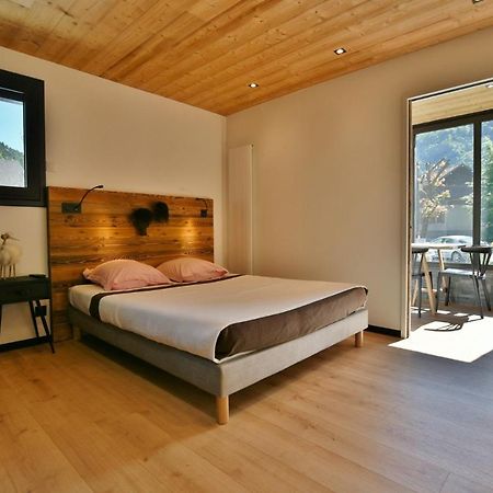 Bel Appartement Centre De Thones Lumineux Et Spacieux Neuf Eksteriør bilde